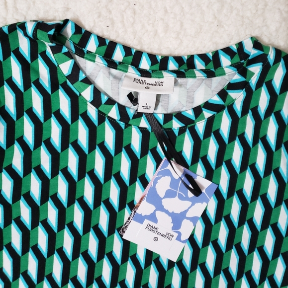 Set - DVF for Target Women's Crewneck Arrow GeoGreen LongSleeve Top & Mini Skort - Picture 5 of 13